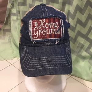 Ladies fit baseball hat in good condition